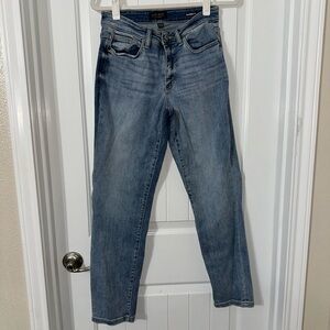 Judy Blue Boyfriend Fit Jeans. Size 3/26